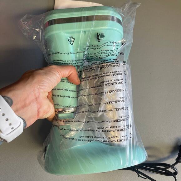 NWT Brentwood Classic Milkshake Maker SM-1200B Turquoise 15 oz - Picture 9 of 10